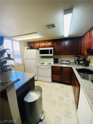 Photo #4: 2499048 Listing