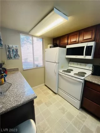 Photo #6: 2499048 Listing