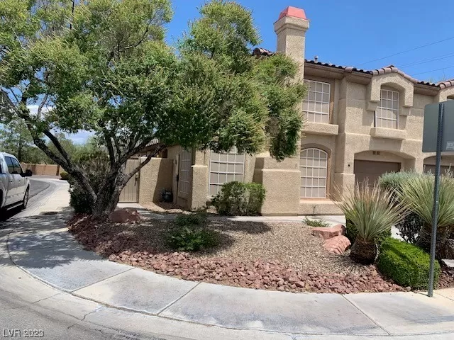 MLS: 2499071 Condo For Sale