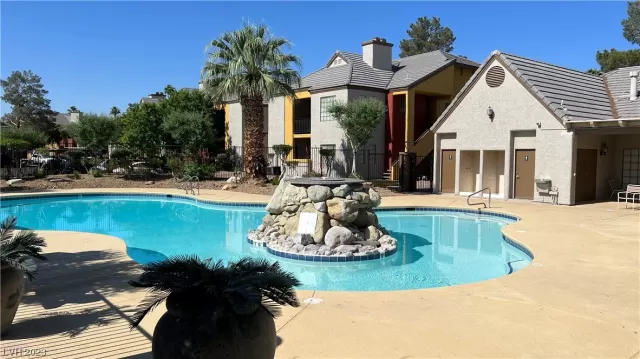 MLS: 2499098 Condo For Sale