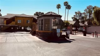 Photo #2: 2499098 Listing