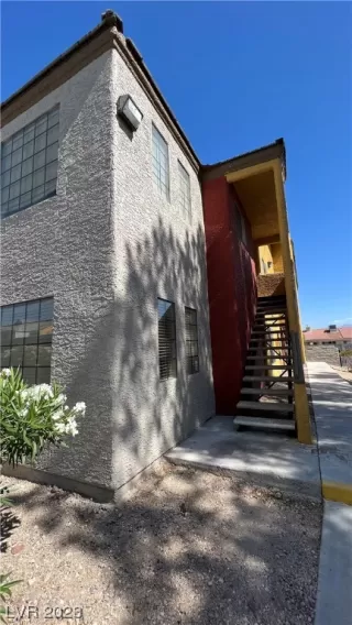 Photo #4: 2499098 Listing