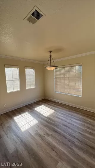 Photo #6: 2499098 Listing