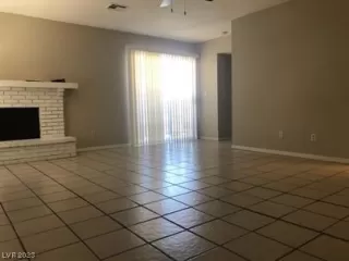 Photo #5: 2499117 Listing 