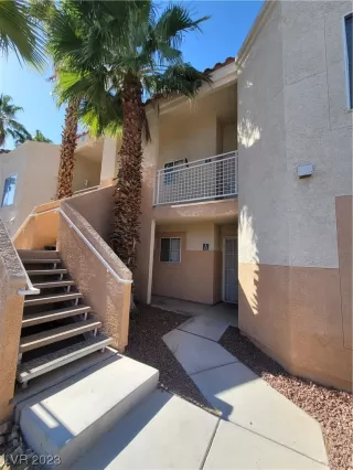 Photo #1: 2499138 Listing 