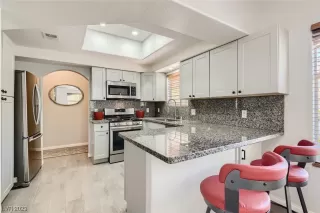 Photo #4: 2499169 Listing 