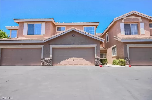 MLS: 2499173 Condo For Sale