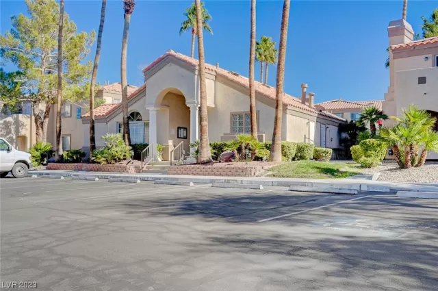 MLS: 2499199 Condo For Sale