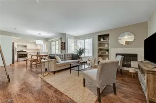 Photo #4: 2499199 Listing