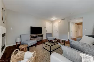 Photo #6: 2499199 Listing