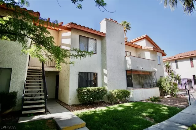 MLS: 2499201 Condo For Sale