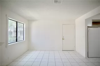 Photo #5: 2499201 Listing