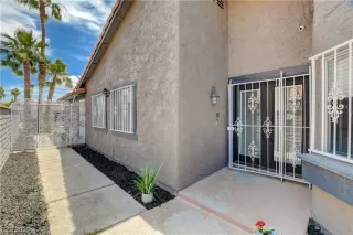 Photo #3: 2499208 Listing