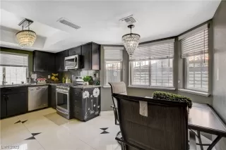 Photo #6: 2499208 Listing