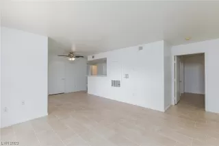 Photo #6: 2499226 Listing