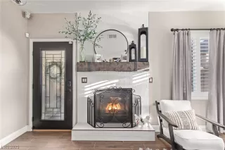 Photo #4: 2499243 Listing 