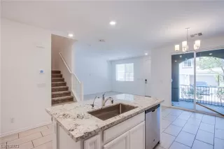 Photo #6: 2499258 Listing 