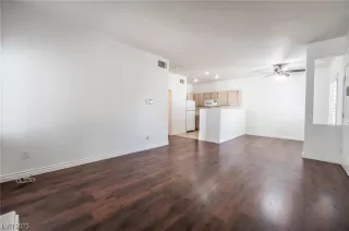 Photo #5: 2499279 Listing