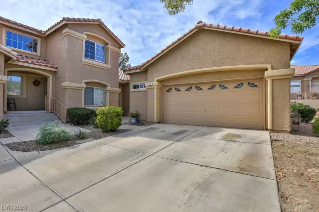 MLS: 2499330 Condo For Sale