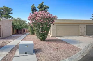 Photo #2: 2499337 Listing