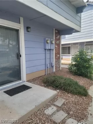 Photo #3: 2499372 Listing