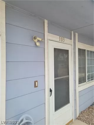 Photo #4: 2499372 Listing