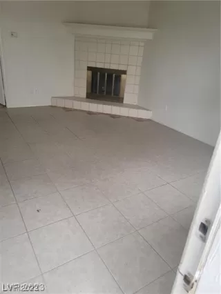 Photo #6: 2499372 Listing