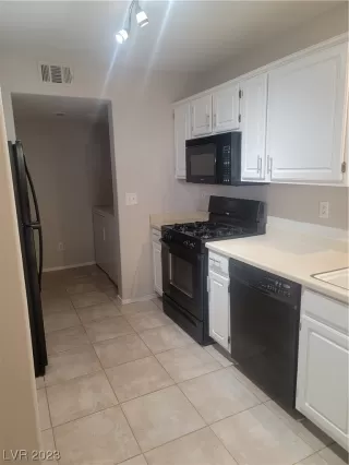 Photo #4: 2499405 Listing 