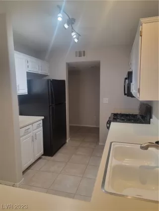 Photo #5: 2499405 Listing 