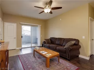 Photo #5: 2499410 Listing 