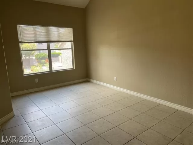 MLS: 2499438 Condo For Sale