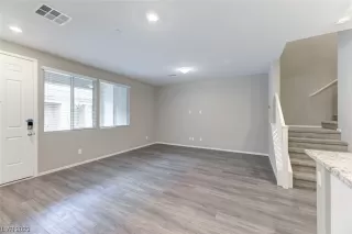 Photo #1: 2499447 Listing 