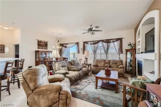 Photo #5: 2499486 Listing