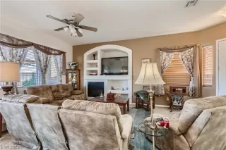 Photo #6: 2499486 Listing