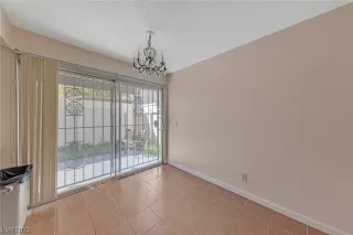 Photo #5: 2499536 Listing 