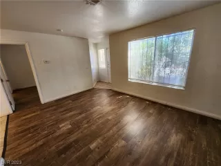 Photo #3: 2499540 Listing 