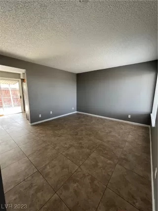 Photo #3: 2499543 Listing 