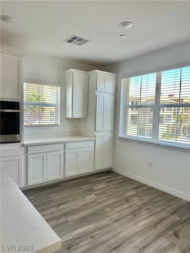 MLS: 2499586 Condo For Sale
