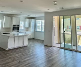 Photo #2: 2499586 Listing 