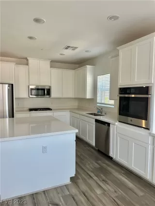 Photo #4: 2499586 Listing 