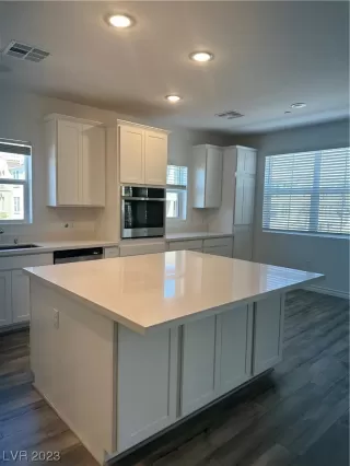 Photo #5: 2499586 Listing 