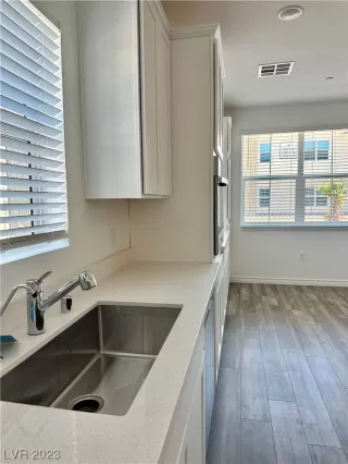 Photo #6: 2499586 Listing 