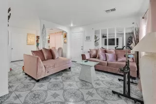 Photo #1: 2499615 Listing 