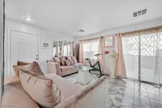 Photo #3: 2499615 Listing 