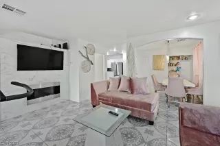 Photo #4: 2499615 Listing 