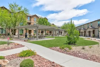 Photo #2: 2499617 Listing 