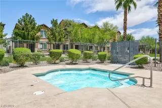 Photo #5: 2499617 Listing 