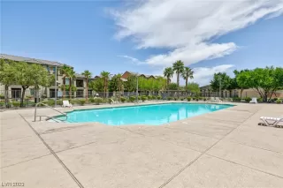 Photo #6: 2499617 Listing 