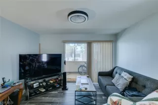 Photo #4: 2499621 Listing