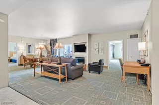 Photo #2: 2499623 Listing